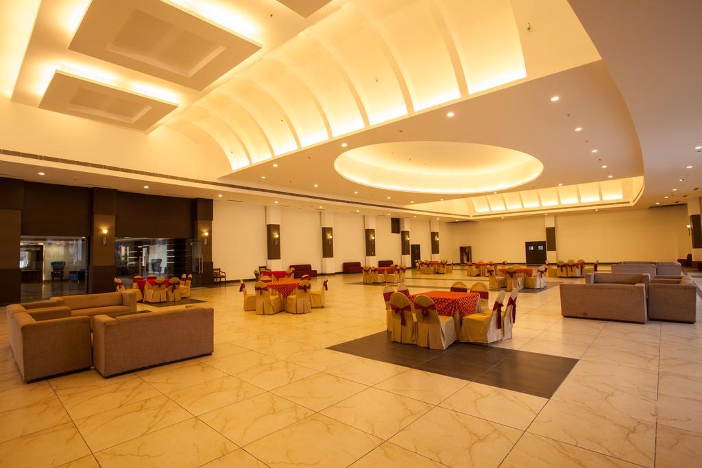 Velvet Clarks Exotica Hotel Zirakpur Kültér fotó