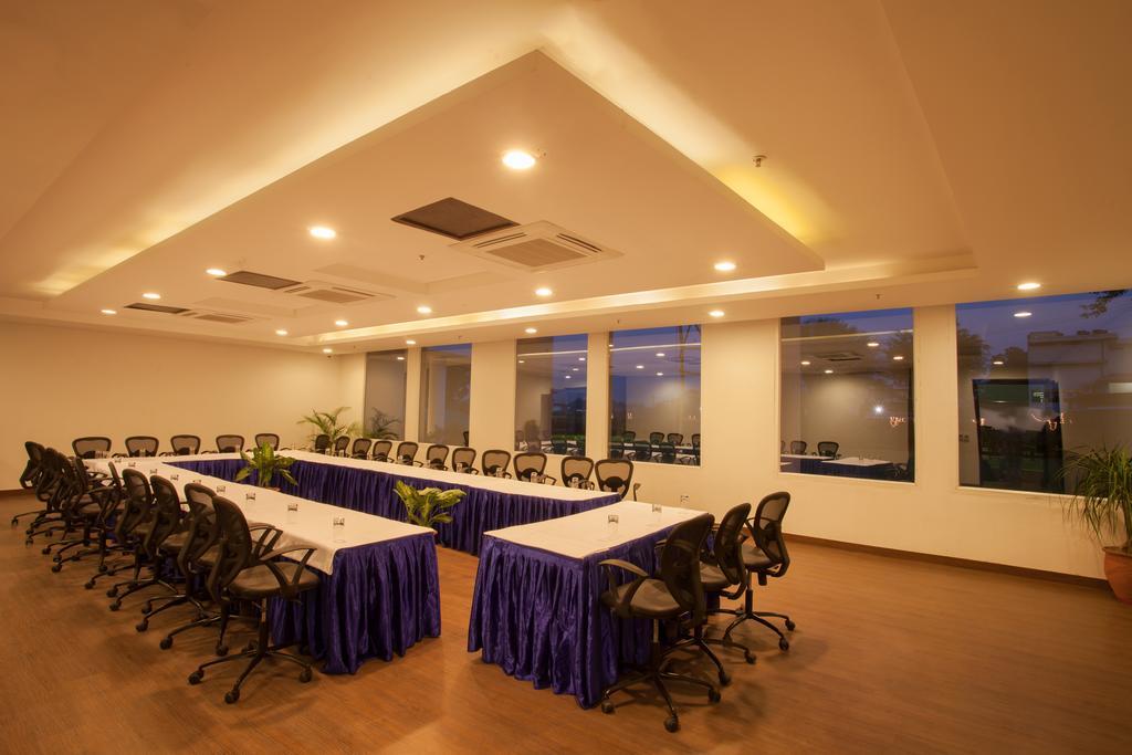 Velvet Clarks Exotica Hotel Zirakpur Kültér fotó