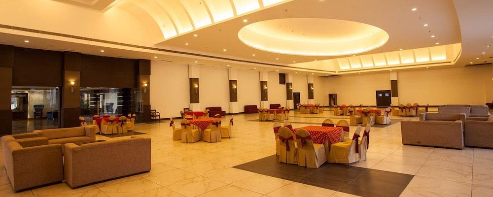 Velvet Clarks Exotica Hotel Zirakpur Kültér fotó